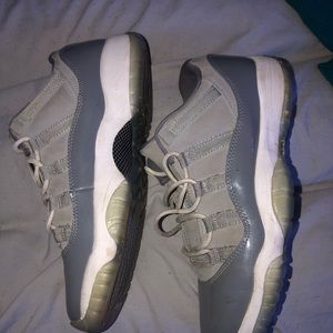 Jordan 11’s low wolf grey